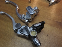 beringer-bremspumpe-brake-vs-nissin-mastercylinder-016