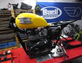 triumph-bonneville-thruxton-rahmen-schwinge-05