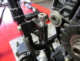 triumph-bonneville-thruxton-rahmen-schwinge-09
