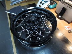 triumph-bonneville-felgen-schwarz-beschichtet-menze-kettenblatt-stahl-66