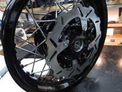 triumph-bonneville-felgen-schwarz-beschichtet-menze-kettenblatt-stahl-69