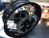 triumph-bonneville-felgen-schwarz-beschichtet-menze-kettenblatt-stahl-68