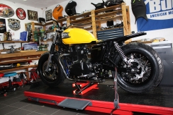 triumph-bonneville-bobber-02
