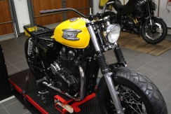 triumph-bonneville-bobber-12