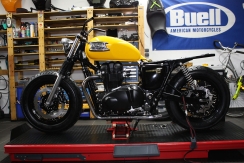 triumph-bonneville-bobber-25