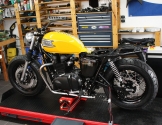 triumph-bonneville-bobber-18