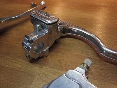 beringer-bremspumpe-brake-vs-nissin-mastercylinder-007