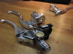 beringer-bremspumpe-brake-vs-nissin-mastercylinder-015