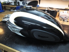 triumph-bonneville-tank-001