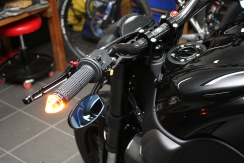 motogadget-m-blaze-lenkerendenblinker-buell-12