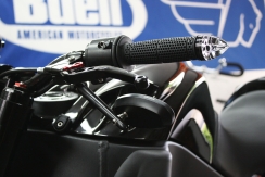 motogadget-m-blaze-lenkerendenblinker-buell-16
