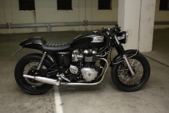 Triumph Thruxton caferacer 004.jpg