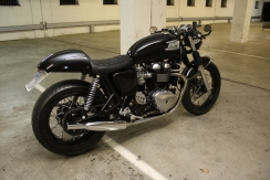 Triumph Thruxton caferacer 008.jpg