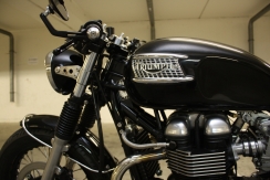 Triumph Thruxton caferacer 013.jpg