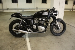 Triumph Thruxton caferacer 018.jpg