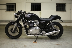 Triumph Thruxton caferacer 020.jpg