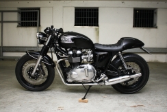 Triumph Thruxton caferacer 021.jpg