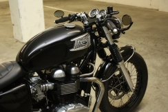 Triumph Thruxton caferacer 031.jpg
