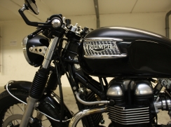 Triumph Thruxton caferacer 013.jpg