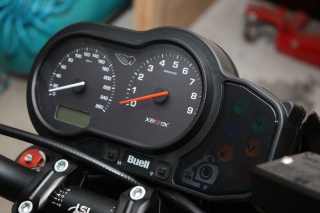 03 Buell Ganganzeige SureShift Motogadget .jpg