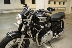 Triumph Thruxton Bonneville 0006.jpg