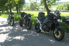 02-triumph-thruxton-buell-xb12sx-triumph-speed-triple-vogesen
